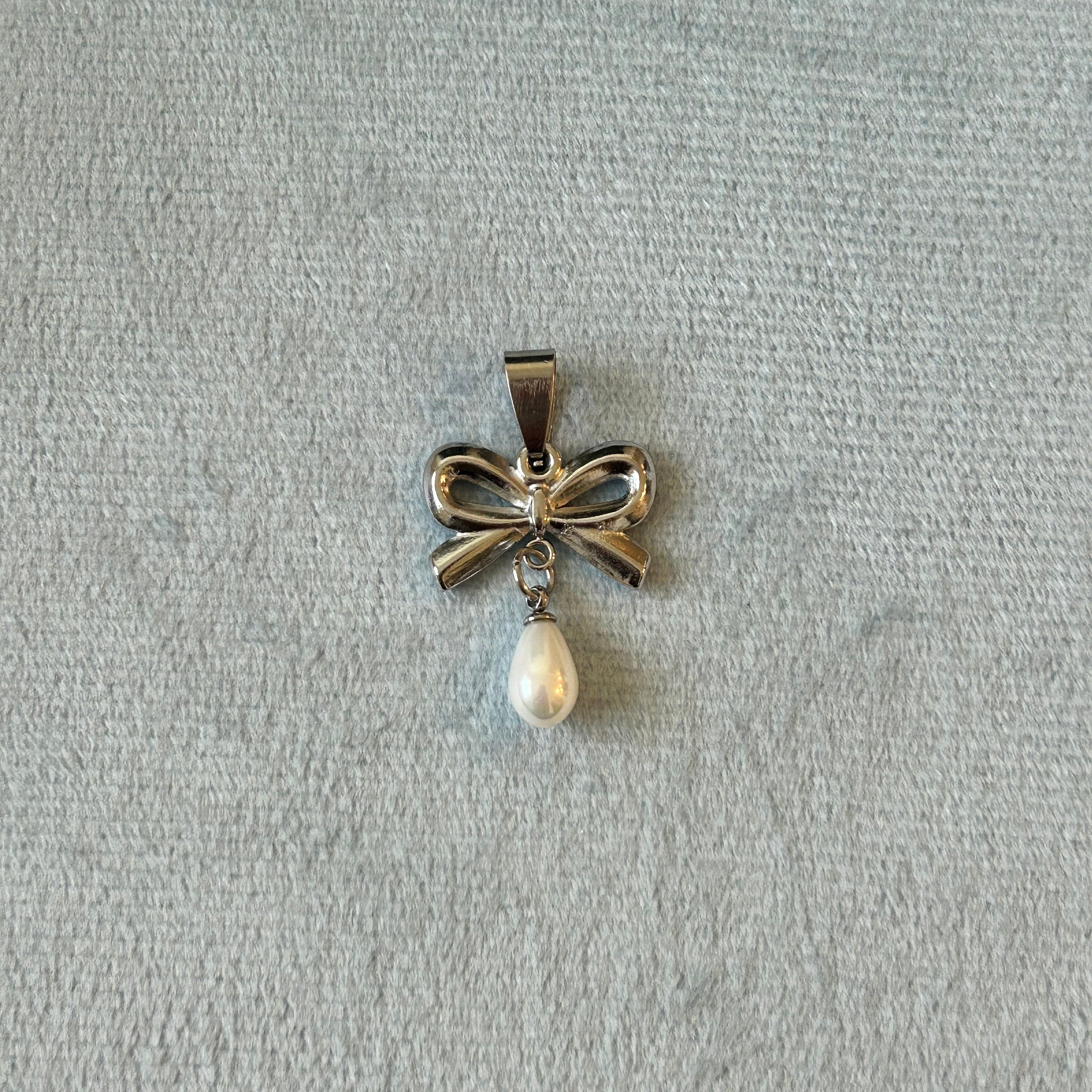 Pearl Bow Charm